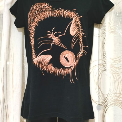 Tee-shirt noir collection shebba, fait main à la peinture javel