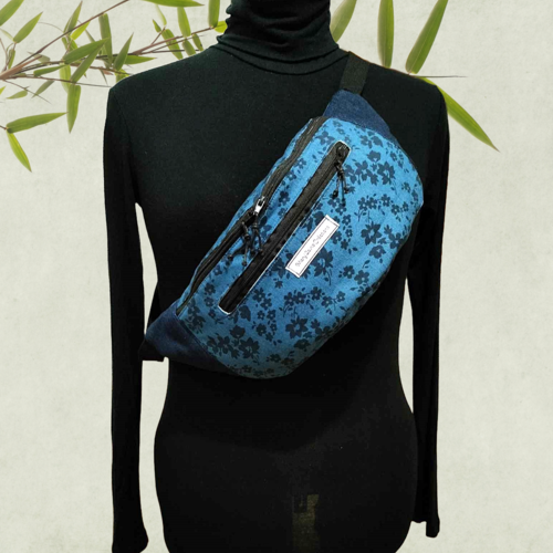 Sac banane jean bleu à fleurs, 3 poches