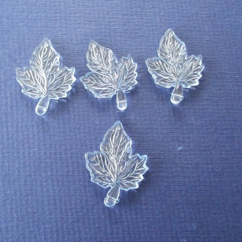 4 breloques en forme de feuilles en plastique transparent de couleur bleue - 35.5 mm