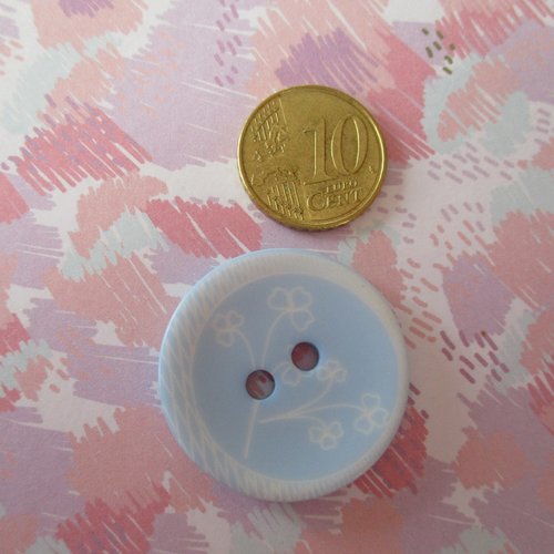 2 gros boutons plastique de couleur bleue à dessin de fleurs - 30 x 4  mm - 2541310
