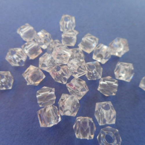 30 perles  plastique cubiques transparentes de couleur transparente  - 5 mm  - 9499468