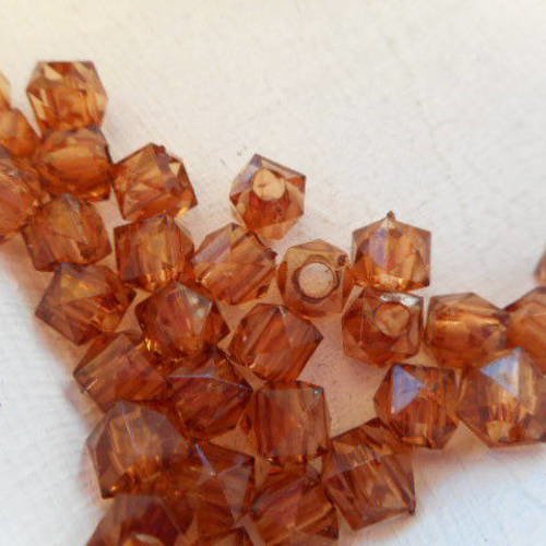 30 perles  plastique cubiques transparentes de couleur marron  - 5 mm - 9499394