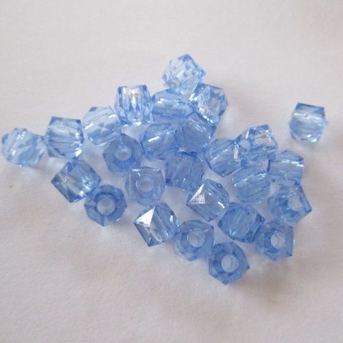 25 perles  plastique cubiques transparentes de couleur bleue  - 5 mm - 3460763