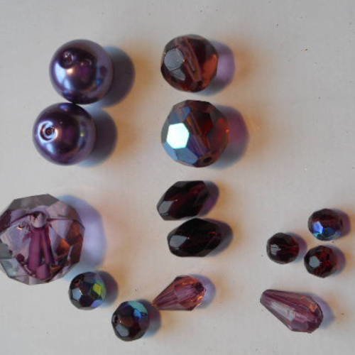 11 perles plastique violet/mauve en mélange - de 6 à 20 mm - 7625063