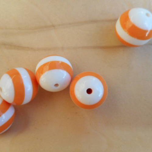 5 perles plastique ronde blanches à rayures orange - 20 mm - 7308231