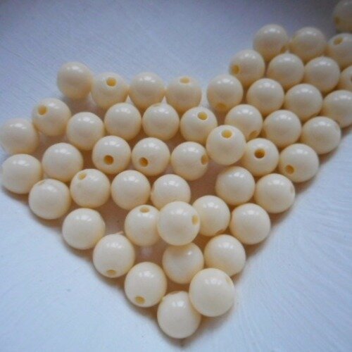 50 perles en plastique de couleur beige et 10 perles plastiques dorées - 18 g - 8 mm - 326350
