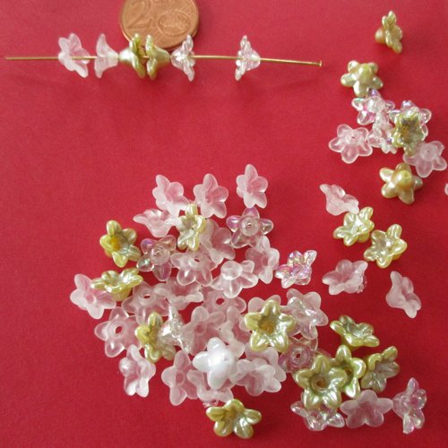 50 perles coupelles fleurs blanches givrées, vertes et transparentes - 3539004