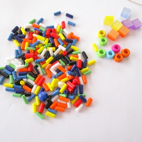 Lot de + ou - 120  perles plastiques, tube, carré, anneau - 3543460