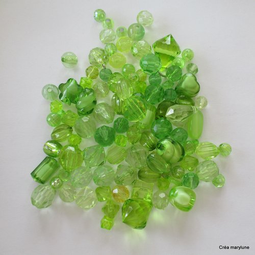 Mélange de 30 perles plastiques transparentes de taille et forme différentes couleur verte -  3777796