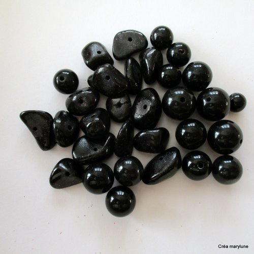 Mélange de 30 perles en verre de couleur noire, ronde et forme divers - 3789506