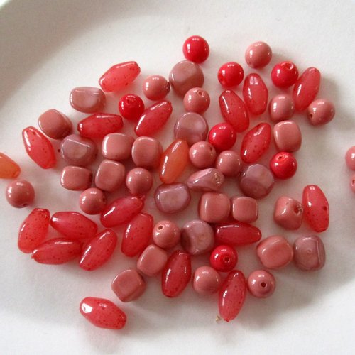 40 petites perles plastique de couleur vieux rose et corail tailles différentes - 5 à 9 mm - 3857146