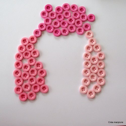 68 petits boutons plastiques 4 trous en dégradé de rose - 11 mm - 3877052
