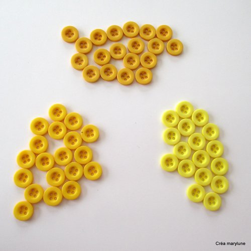 52 petits boutons plastiques 4 trous en dégradé de jaune - 11 mm - 3877053