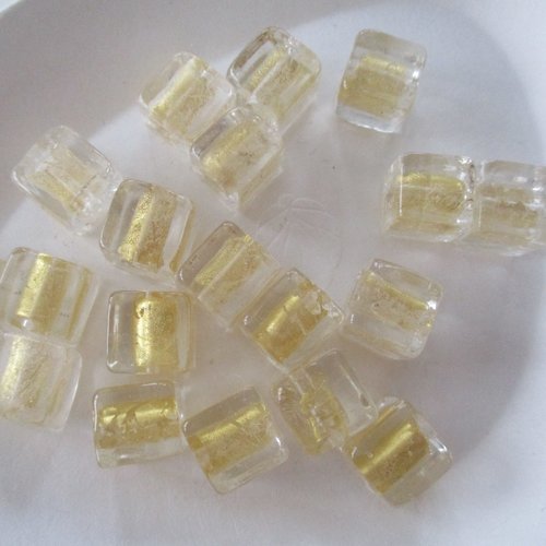 18 perles en verre, cubiques, transparentes à intérieur doré - ± 10 mm - 4046502
