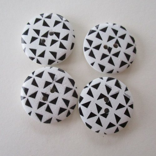 4 boutons en bois, rond, dessins de petits triangles noir et blanc - 30 mm - 4046504