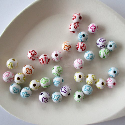 30 perles plastiques rondes à dessin de croix - 8 mm  - 4051635