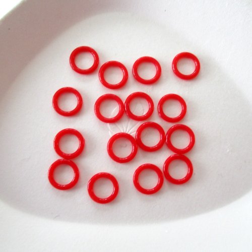 16 petits anneaux plastique de couleur rouge - 9 mm - 4102744