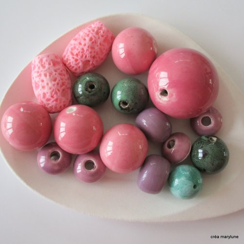 15 perles en porcelaine et plastique, couleur rose, vert et violette -plusieurs tailles et formes -  4555286