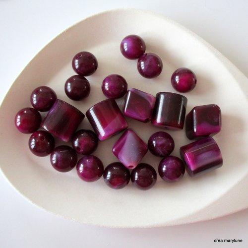 20 perles plastiques différentes formes couleur prune  - 4555288