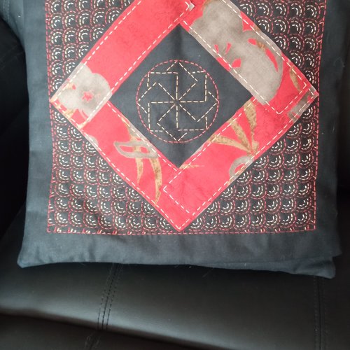 Housse de coussin "boro" tissu japonais et "sashiko" broderie japonaise