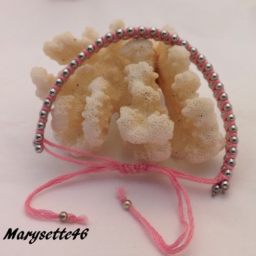 Bracelet chaîne boule rose clair