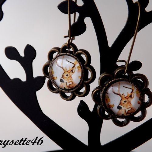 Boucles d'oreilles dormeuses à cabochon
