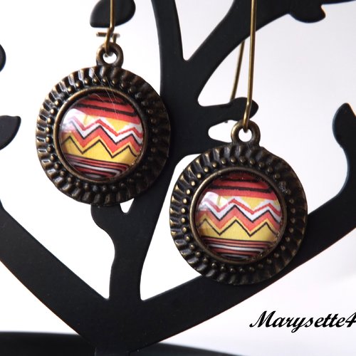 Boucles d'oreilles dormeuses à cabochon