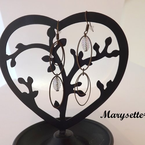 Boucles d'oreilles asymétriques