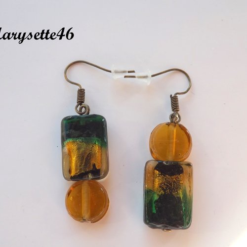 Boucles d'oreilles asymétriques
