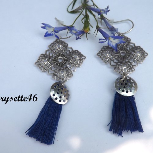 Boucles d'oreilles à estampe et pompon