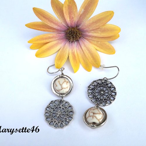 Boucles d'oreilles asymétriques