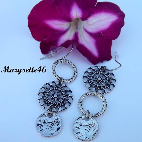 Boucles d'oreilles asymétriques