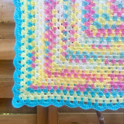 Plaid couverture laine crochet carré granny cadeau naissance 1m