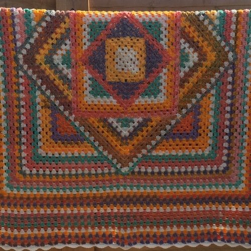 Plaid couverture kaléidoscope carré granny crochet laine 1m50