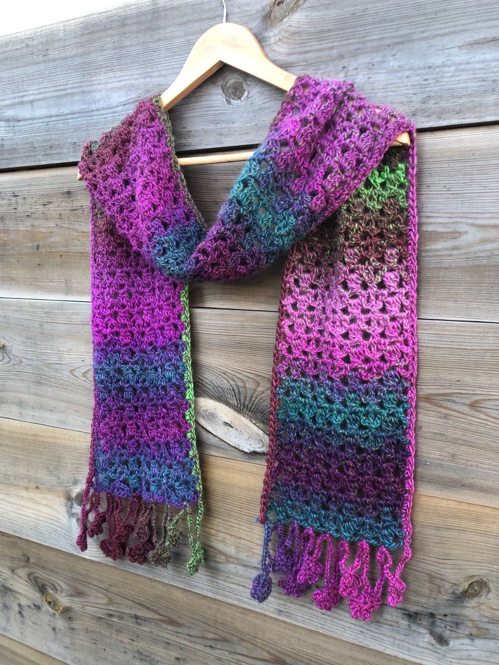 Echarpe au crochet laine multicolore franges fleurs - Un grand marché