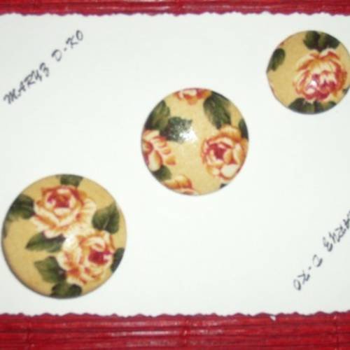 Boutons recouverts de tissu"roses anglaises"