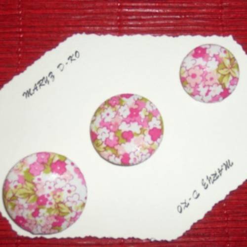 Boutons recouverts de tissu"trio liberty rose et anis"