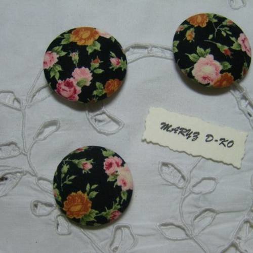 3 gros boutons recouverts de tissu "roses anciennes" 32 et 36 mm
