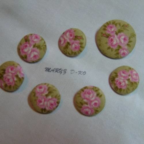 7 boutons  assortis tissu  " roses anglaises "  22 et 32mm