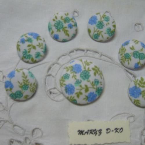7 boutons  assortis tissu  " fleurs des champs bleues"  22 et 32 mm