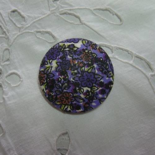Gros bouton 36mm recouvert de tissu " violettes"