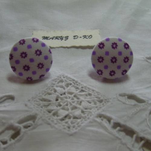 2 pin's boutons recouverts de tissu " violet " 22mm