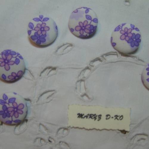 6  boutons recouverts de tissu " fleurs mauves" 22mm