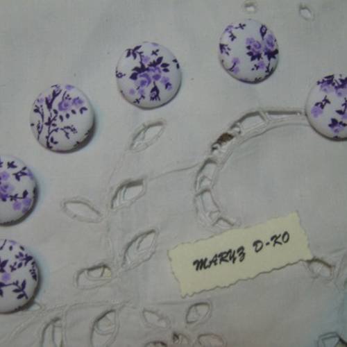 6  boutons recouverts de tissu " fleurs mauves feuillage violet" 22mm