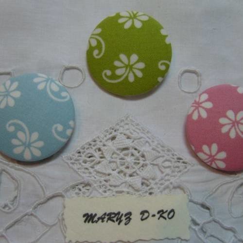 Trio boutons recouverts de tissu "lazy daisy basket"  32mm