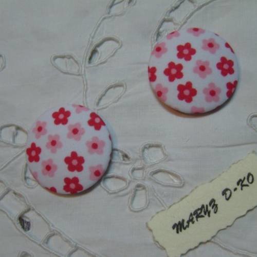 2 gros boutons tissu à coller "fleurs rose à pois" 32mm