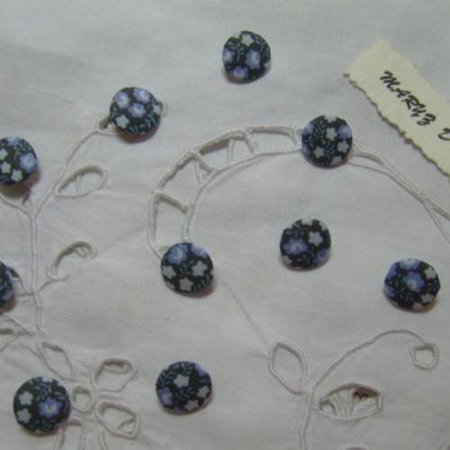 10  boutons tissu coton " fleuri fond bleu" 12mm