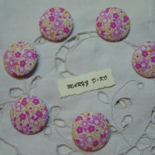 6  boutons tissu coton " fleuri rose" 28mm