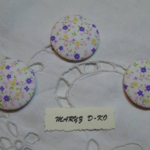 3 gros boutons tissu à coller 32mm"petites fleurs violettes"