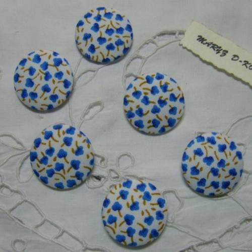 6  boutons tissu coton "petites fleurs bleues" 28mm